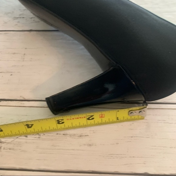 Ferragamo Shoe String Bow Pumps Black Heels Size 8 Vintage Round Toe - Picture 11 of 11